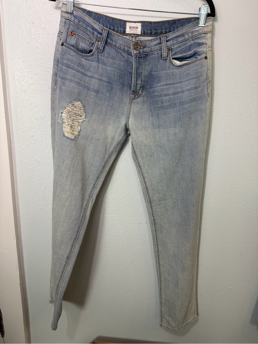 Hudson Jeans Light Wash Boyfriend Jeans with Distressed Knee
